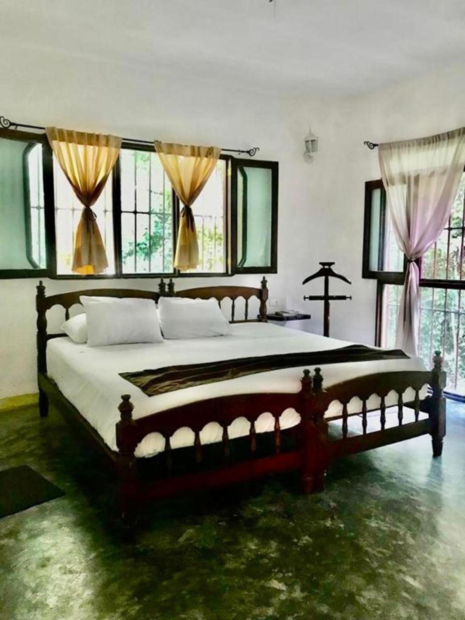 OYO Jolie Jungle Eco Hotel Leona Vicario Esterno foto